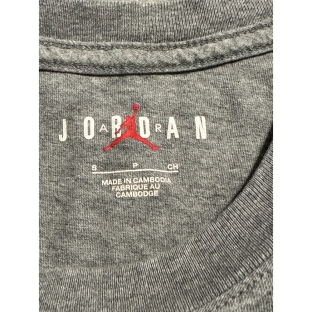 Air‎ Jordan Men's Gray Graphic T-Shirt Size S Jumpman Logo Casual Streetwear